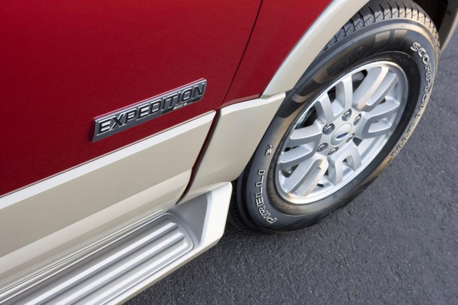  Ford Expedition EL 2007 года  (фото 35 из 67)